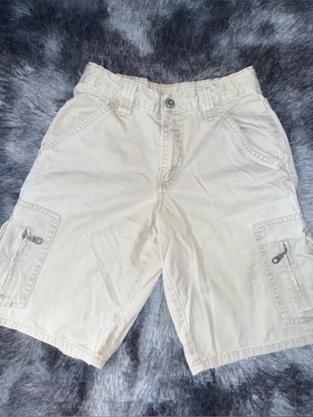 Wrangler Light Khaki Cargo Shorts with Zippered Pockets